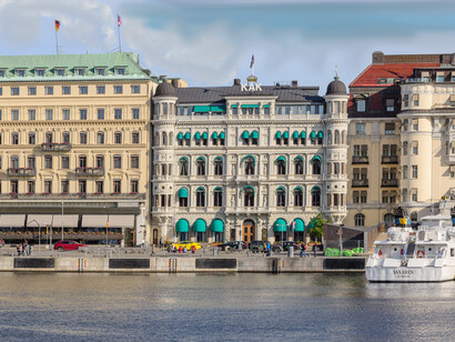 La città sorprende per la sua capacità di unire modernità e sostenibilità senza rinunciare al fascino storico. Palazzo Bolinder, Stoccolma, Svezia