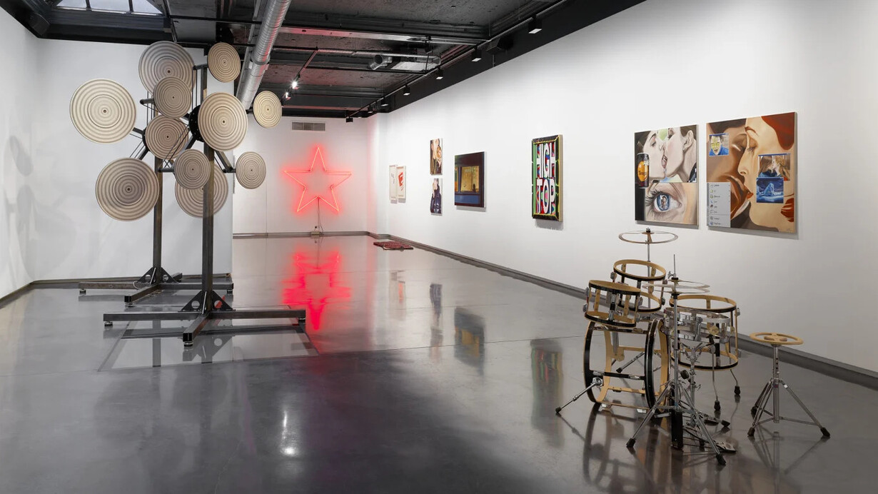 Various artists, Don’t look back, exhibition view. Courtesy of Unit Gallery