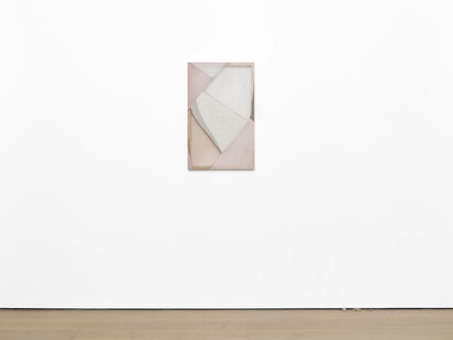 Martha Tuttle, Fields and hedges, exhibition view. Courtesy of Timothy Taylor