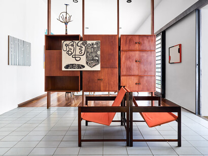 Various artists, Qualquer forma é uma forma, exhibition view. Courtesy of Simões de Assis Gallery