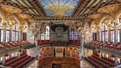 El Palacio de la Música Catalana es una sala de conciertos en Barcelona. Diseñado en estilo modernista catalán por el arquitecto Lluís Domènech i Montaner y fue construido entre 1905 y 1908, Barcelona, ​​Cataluña, España