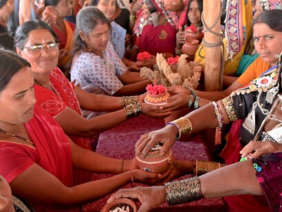 Ceremonial handing over of heritage seeds from women to daughters-in-law, at Mobile Biodiversity Festival 2026, Deccan Development Society @ Ashish Kothari