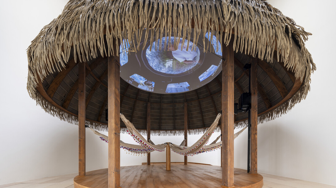 Tabita Rezaire, Des/astres, vue de l'exposition. Avec l'aimable autorisation de la Fondation Louis Vuitton