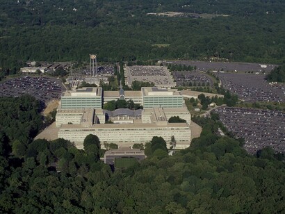 Gonzalo Vial Correa es sin duda un hombre de gran cultura y un historiador conservador de primer plano, pero es también un político de extrema derecha. Vista aérea de la sede de la CIA. Langley, Virginia