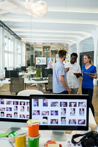 Là où il y avait des bureaux il n’y a plus que des reflets