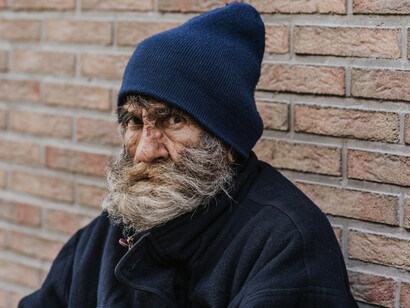 Cada primer lunes de octubre se celebra el Día Mundial del Hábitat, establecido por las Naciones Unidas para reflexionar sobre estas cuestiones; este año estuvo centrado en las respuestas a las crisis urbanas. Desalojo: ser humano contra un muro