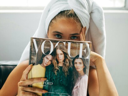 H. N. Brandão adota uma perspectiva crítica, que valoriza a totalidade ideológica dos discursos. Para ele, a linguagem não é apenas um instrumento de troca ou um código neutro de comunicação




 
