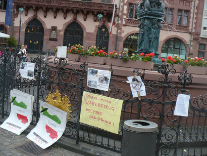 Carteles de protesta, Irán, 28 de junio de 2009. Fotografía de Jeremy Hunsinger