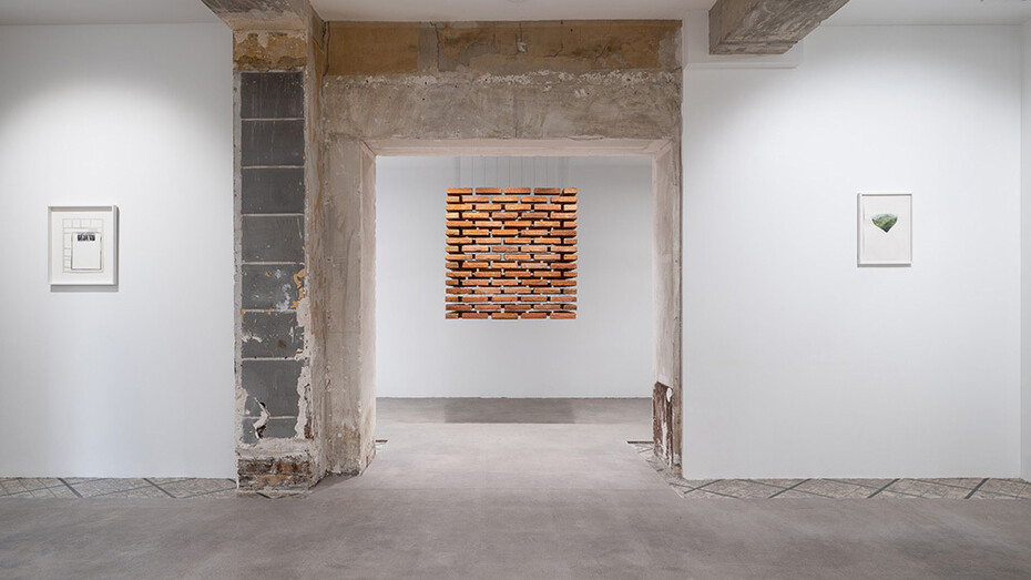 Jorge Macchi, Navigation privée, vue de l'exposition. Avec l’aimable autorisation de la Galleria Continua