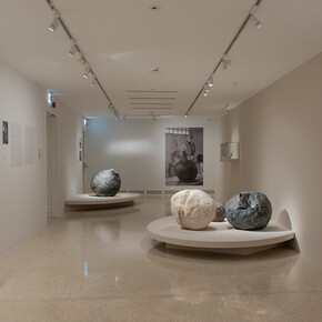 Manu-facture: the ceramics of Lucio of Fontana, exhibition view. Courtesy of Peggy Guggenheim Collection