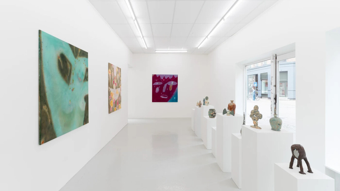 Loren Erdrich, Siren song, exhibition view. Courtesy of Bricks Gallery 