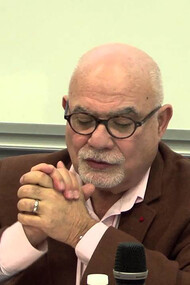 François Caroli, chef de département de psychiatrie au centre hospitalier Sainte-Anne à Paris. Selon lui, les thérapies - familiales, ou de groupe, ou cognitivo-comportementales (TCC) ou autres sont toutes des héritières directes ou indirectes de la théorie freudienne