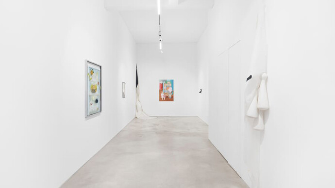 Vários artistas, Homework #4, vista da exposição. Cortesia da Galeria Madragoa