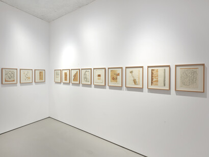 Franz Erhard Walther, Les couleurs sont des actions de la lumière...vue de l'exposition. Avec l'aimable autorisation de la Galerie Jocelyn Wolff