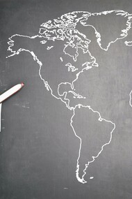 Cada nova viagem é também a possibilidade de viver um pouquinho de um sonho, seja conhecendo uma nova cidade ou país, andando de avião pela primeira vez, conhecendo uma cultura diferente ou aquele lugar especial que víamos nos filmes pela televisão