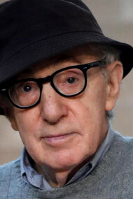 Woody Allen è un regista, attore, sceneggiatore, comico, scrittore e commediografo statunitense