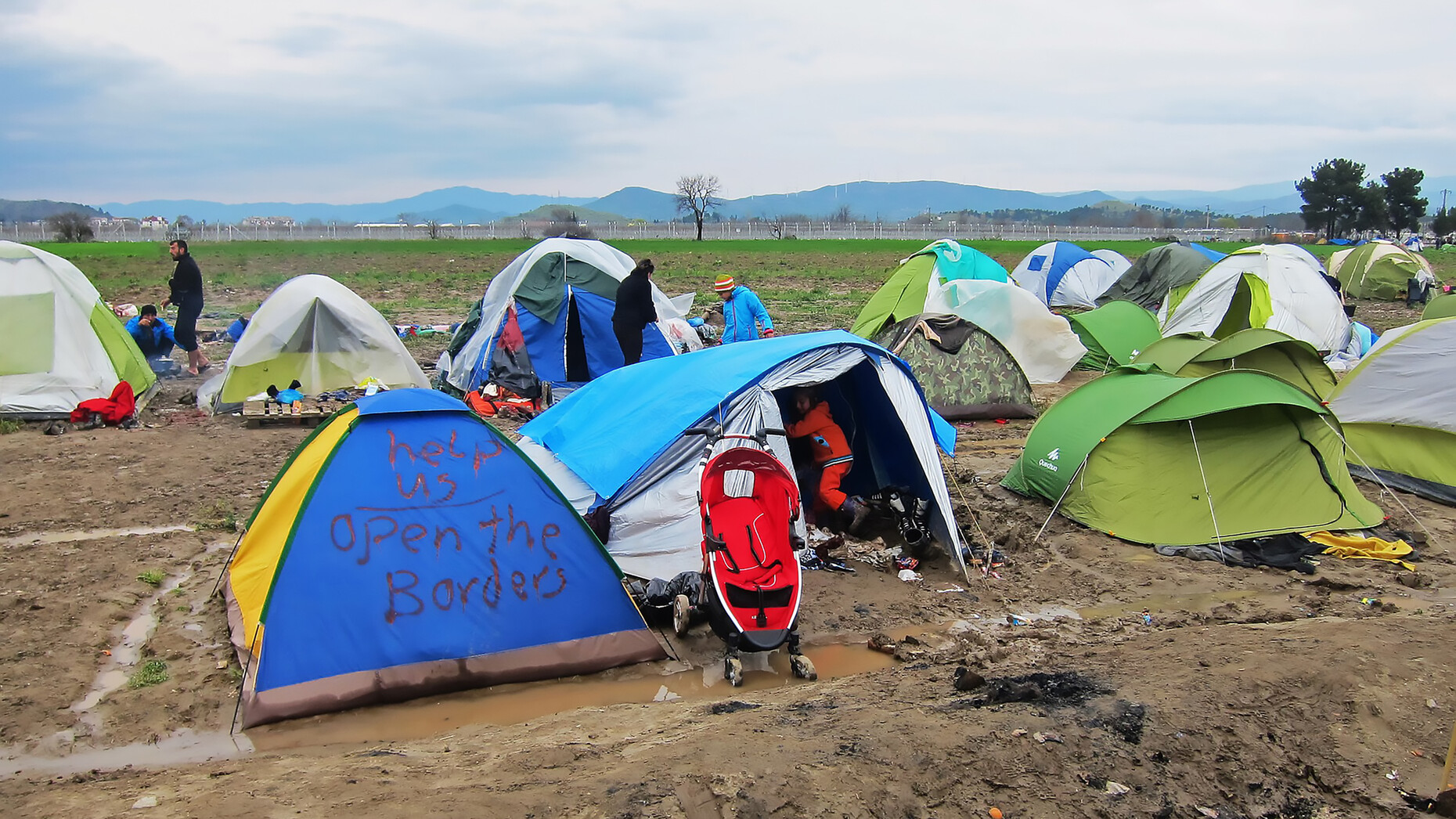 europe-at-the-crossroads-human-rights-and-border-policies-meer