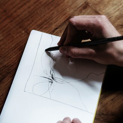 Per capire davvero un fenomeno bisogna allontanarsi dai dettagli e guadagnare un punto di vista più alto, da cui l’insieme diventa visibile