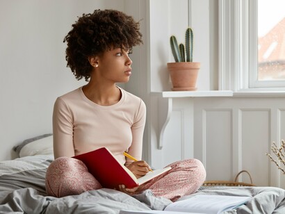 Engaging in timed journaling, perhaps even before getting out of bed, allows for a cathartic purging of our thoughts