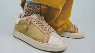 TVL | TheVerticaLine FW2526 Sneaker unisex low-top con tomaia in velluto corduroy e fodera in
montone