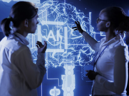 La expansión de internet, las redes sociales y la inteligencia artificial está modificando la forma en que las sociedades piensan, se comunican y construyen su sentido común