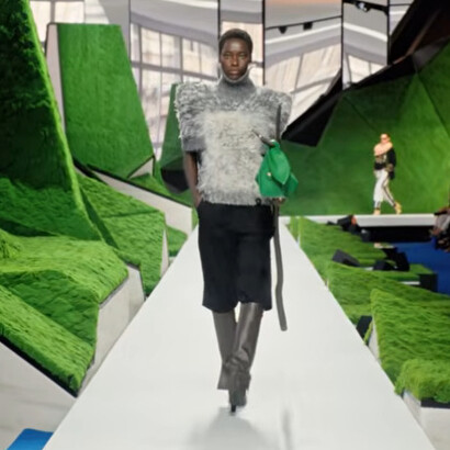 Qui un frame dal video della sfilata fatto da Fashion Channel