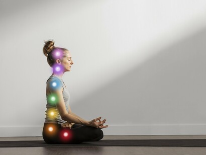 Visualizing the body’s energy centers in balance — coherence restored through rest and awareness