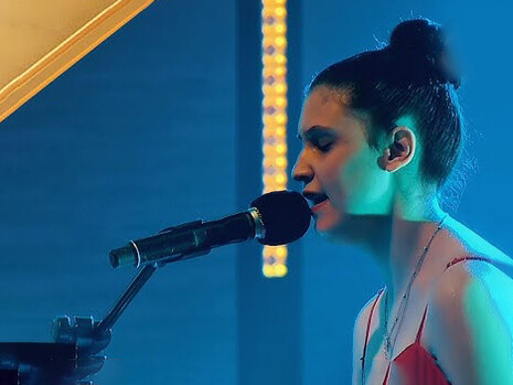 Para Aldana, la música es un espacio de libertad y sanación, un lugar donde se siente “gigante” y plenamente ella misma