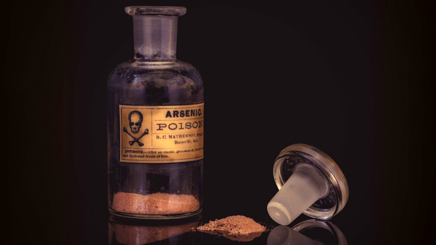 https://media.meer.com/attachments/cc0085454ae19894073fbb5abe18d43bbc9da21d/store/fill/1470/827/0ac6ce5f1b348250cf02dbcd535ef42efeacea987f5516dc48f66e84ec6e/Botella-antigua-de-arsenico.jpg