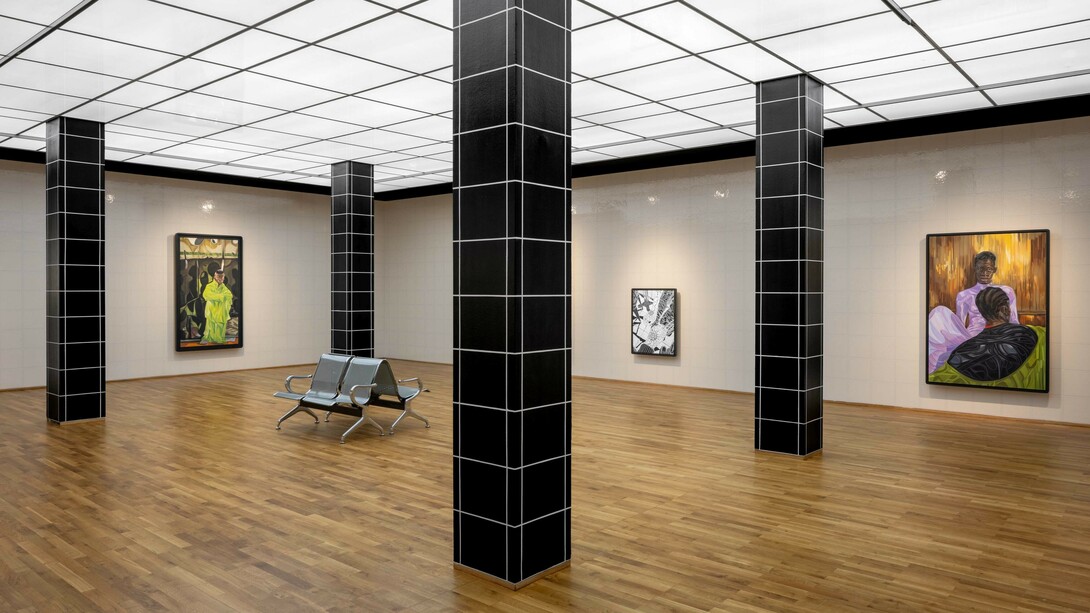 Toyin Ojih Odutola, U22. Adijatu straße, ausstellungsansicht. Mit freundlicher genehmigung des Hamburger Bahnhofs