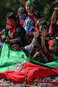 La minga indígena se desplaza a una protesta en defensa de sus derechos, Colombia