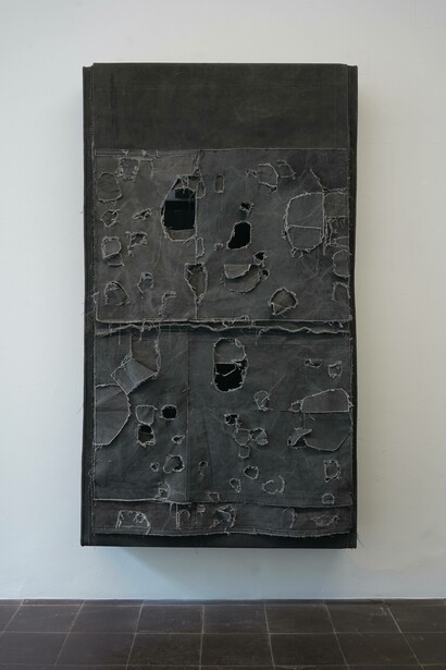 Simon Callery, Limehouse night paintings, exhibition view. Courtesy of annex14