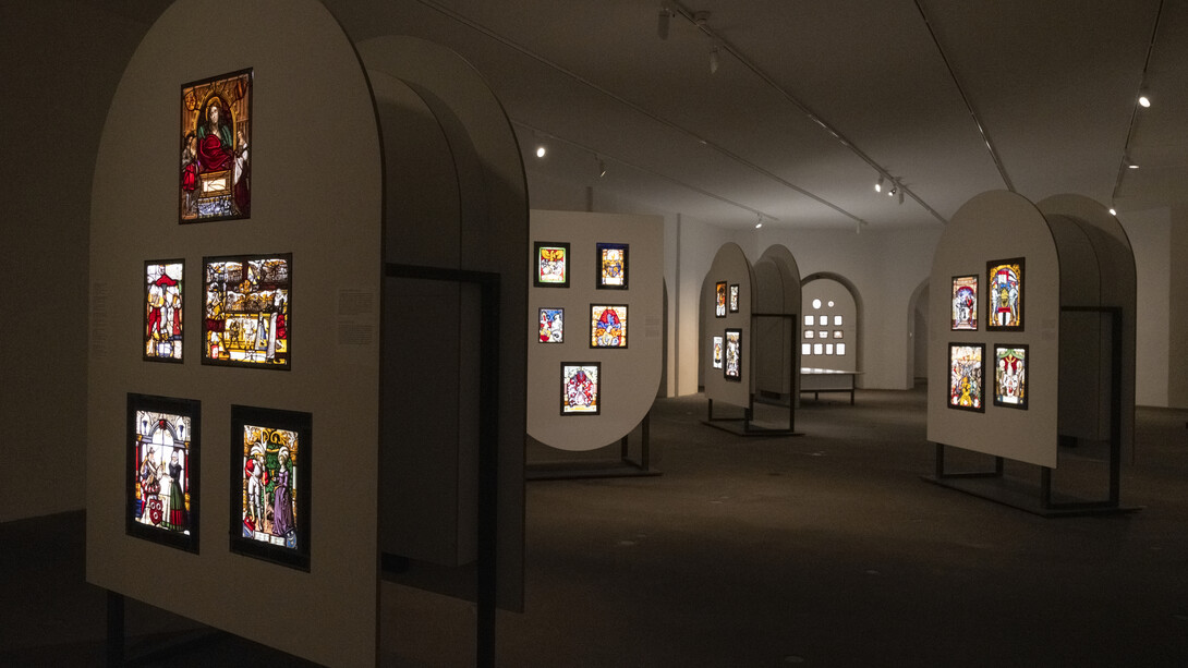 Various artists, Post tenebras lux, exhibition view. Courtesy of Musée Ariana