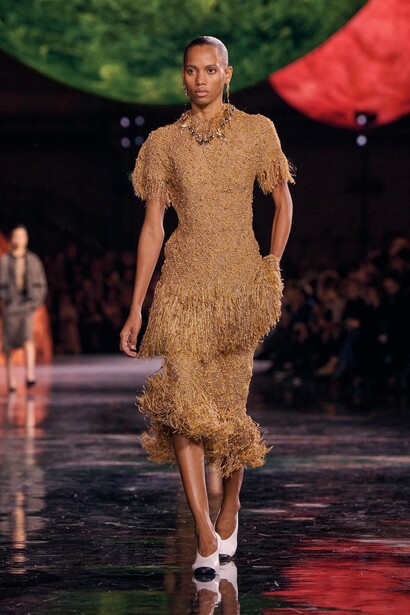 Sfilata Chanel Primavera-Estate 2026, abiti sfrangiati