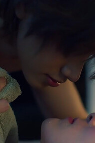 Top Form es una serie tailandesa que combina drama, crítica social y representación LGBTQ+ con una narrativa potente y contemporánea