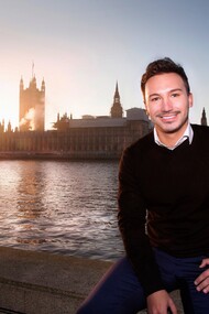 O Dr. Thiago Freire falou com a Wall Street International Magazine entre um vôo de Londres para os Emirados Árabes