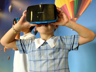 I Baby Boomers hanno costruito il mondo moderno, la Generazione X lo ha attraversato nel cambiamento, i Millennials lo hanno reinventato e la Gen Z lo abita con naturalezza