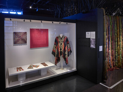 Le fil voyageur, vue de l'exposition. Avec l'aimable autorisation du Musée du Quai Branly