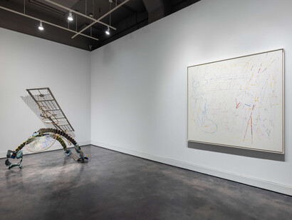 Nancy Graves, Archaea, exhibition view. Courtesy of Locks Gallery