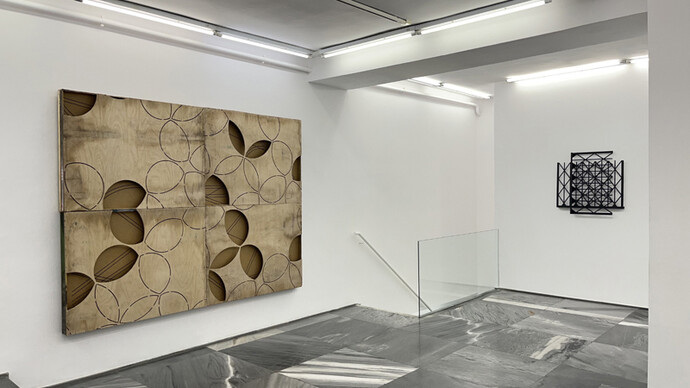 Manu Muniategiandikoetxea, Nao es tu, ez da zu, no es tu, vista de exhibición. Cortesía de Espacio Mínimo 