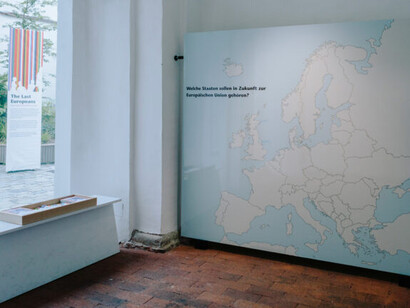 The last europeans, exhibition view. Courtesy of GrazMuseum