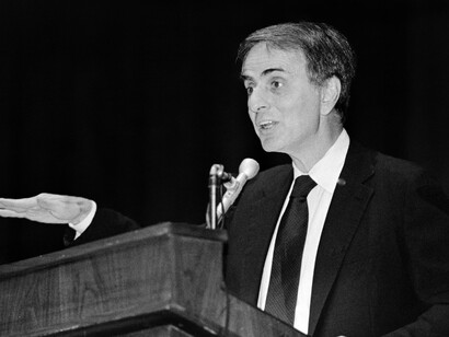 Carl Sagan ofreció una manera íntima, accesible y profundamente humana de acercarse a ciencias que parecían reservadas para unos pocos
