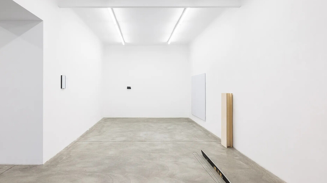 Aaron Amar Bhamra, ppp—fff, exhibition view. Courtesy of Galerie Martin Janda