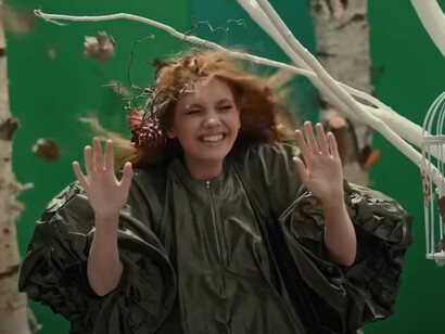 In Geek Girl, Harriet learns to shine in her own awkward way. This smile? That’s what owning your weird looks like