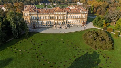 Michelangelo Pistoletto, La formula della Creazione - Terzo Paradiso, Giardini della Reggia di Monza, Italia. Ph Marco Beck Peccoz