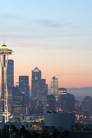 Ao chegar em Seattle, cidade no estado de Washington (Estados Unidos) é impossível não ficar fascinado pela impressionante beleza natural em seu entorno, como as majestosas montanhas da Cordilheira das Cascatas