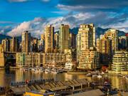 Mercado Público de Granville Island na bahia de Vancouver, Canadá