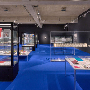 Turning pages. Künstler:innenbücher der gegenwart, ausstellungsansicht. Mit freundlicher genehmigung von MAK