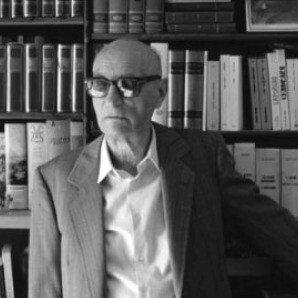 Gesualdo Bufalino è stato uno degli autori più raffinati e appartati della letteratura italiana del Novecento