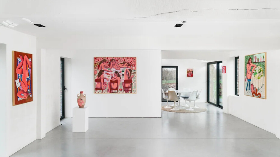 Vanessa Van Meerhaeghe, One size fits most, exhibition view. Courtesy of Verduyn Gallery